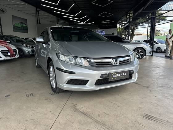 HONDA CIVIC 1.8 LXS 16V FLEX 4P MANUAL HONDA CIVIC 1.8 LXS 16V FLEX 4P MANUAL